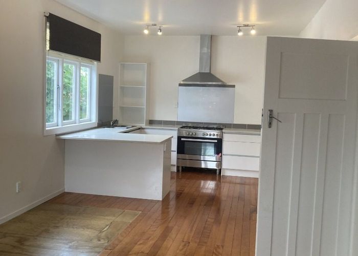  at 22 Somerset Road, Mount Roskill, Auckland City, Auckland