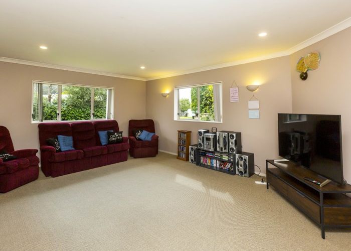 at 2 Sapphire Grove, Birchville, Upper Hutt