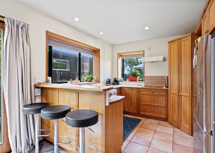  at 2/180 Main Road, Redcliffs, Christchurch City, Canterbury