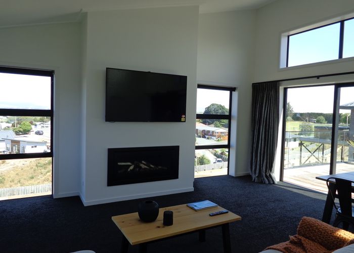  at 6 Oregon Place, Balclutha