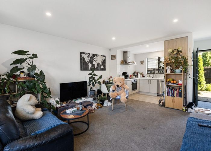  at 2/139 Stanmore Road, Linwood, Christchurch City, Canterbury