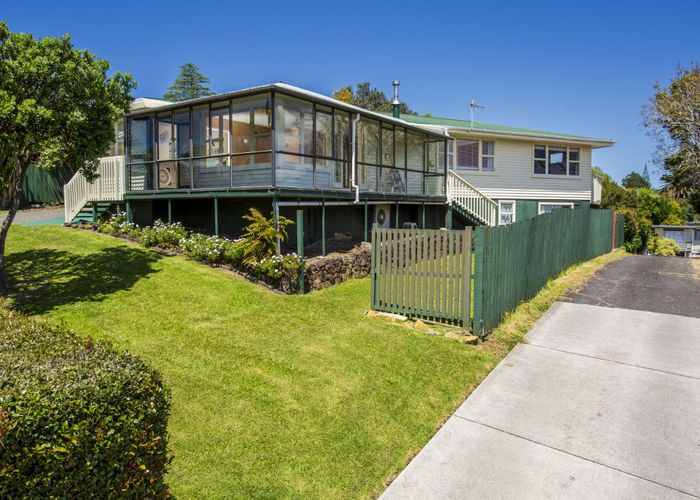  at 38 Blakeborough Drive, Forrest Hill, North Shore City, Auckland