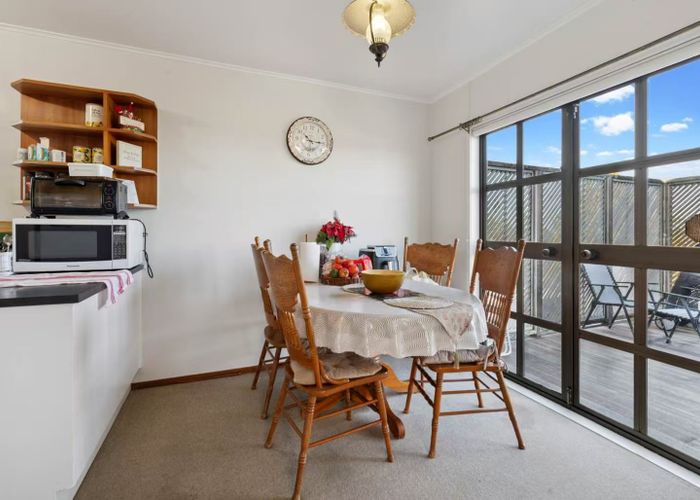  at 16 lewisham street, Highland Park, Manukau City, Auckland