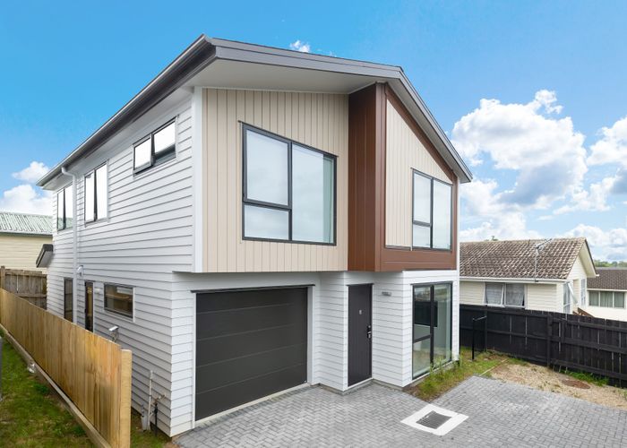  at 86D Harrington Road, Henderson, Waitakere City, Auckland