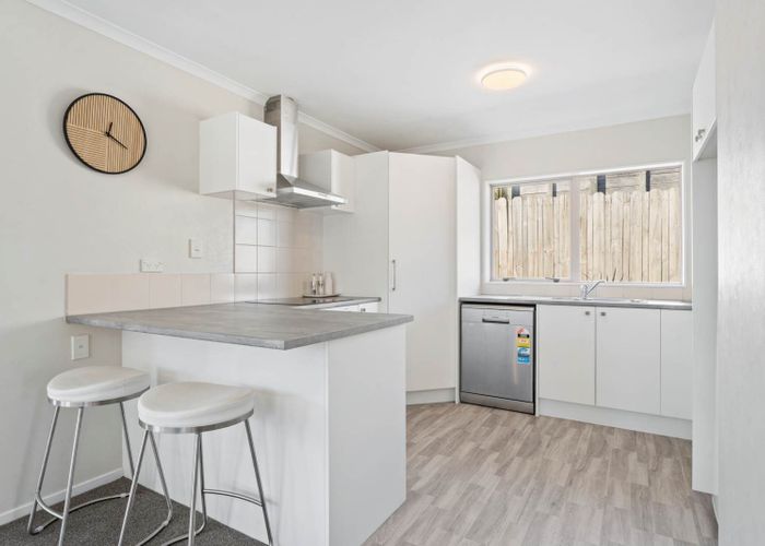  at 8 Edingale Court, Flat Bush, Manukau City, Auckland
