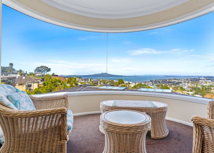 For sale 3 Castor Bay Road, Castor Bay, North Shore City, Auckland