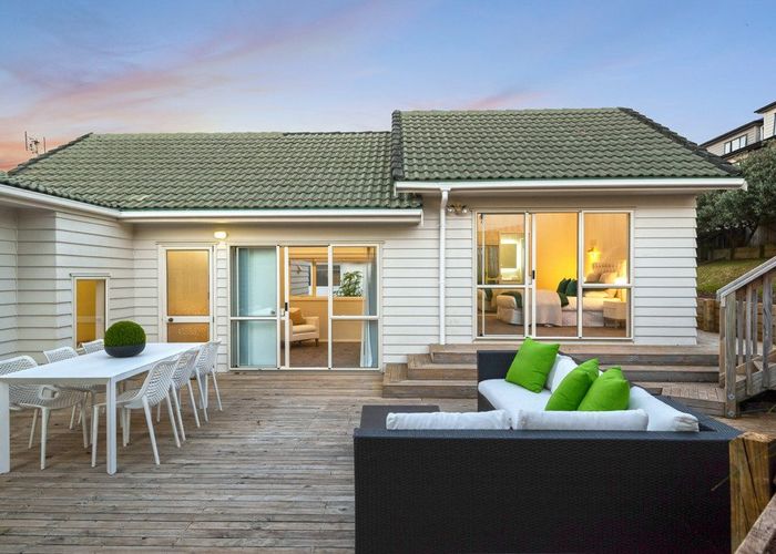  at 14 McFetridge Place, Hillcrest, North Shore City, Auckland