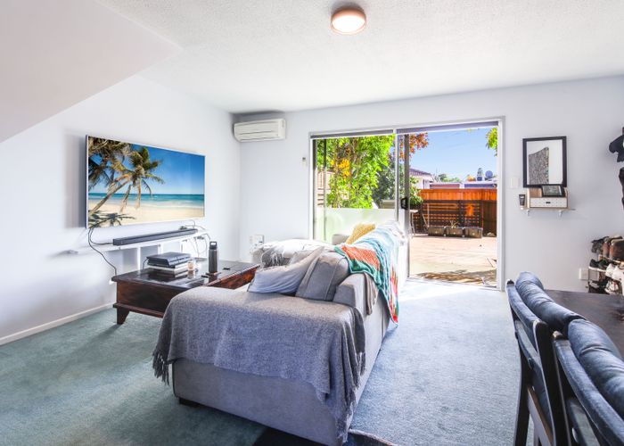  at 2/56 Epsom Road, Sockburn, Christchurch