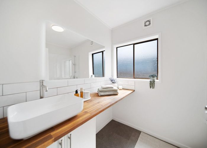  at 1/10 Sunnyside Road, Sunnyvale, Waitakere City, Auckland