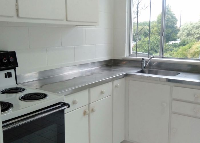  at 2/5 Bollard Avenue, Mount Albert, Auckland City, Auckland