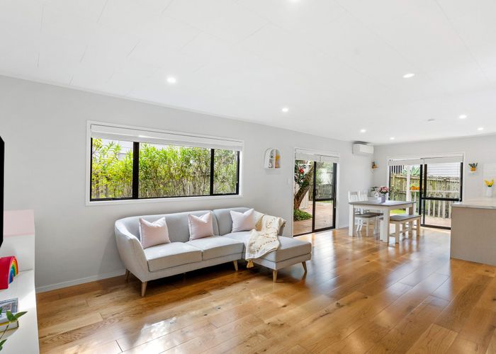  at 1/11 Kupari Place, Totara Vale, North Shore City, Auckland