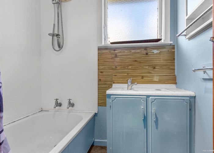  at 35 Riverpark Crescent, Henderson, Auckland