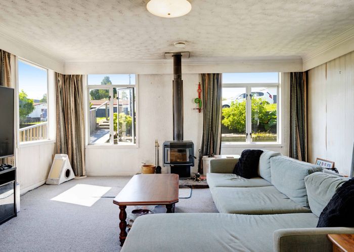  at 2/10 Neal Avenue, Glenfield, North Shore City, Auckland