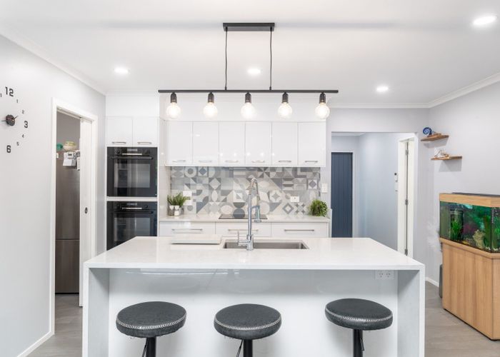  at 43 Forest Road, Pinehaven, Upper Hutt, Wellington