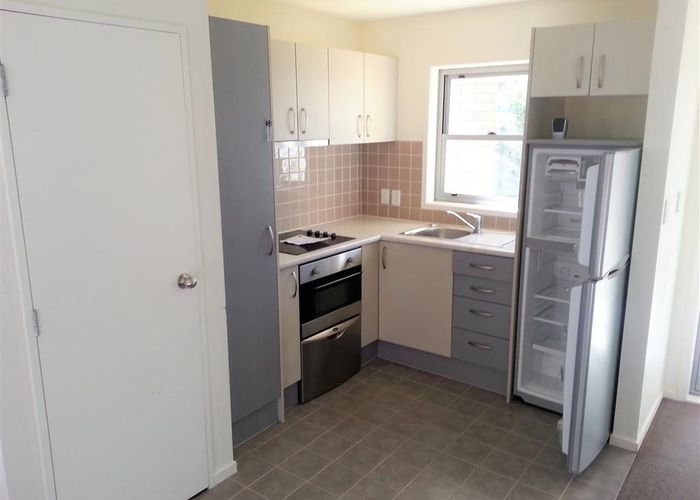  at 33A Kenderdine Road, Papatoetoe, Manukau City, Auckland