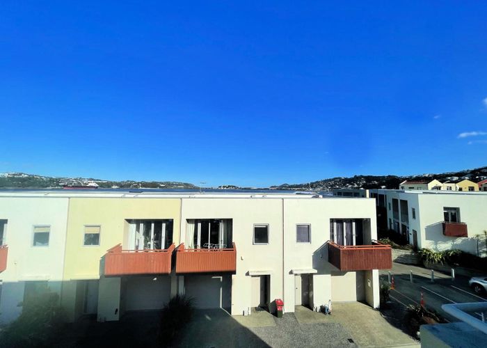  at 72/305 Evans Bay Parade, Hataitai, Wellington
