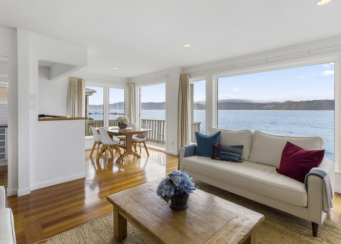  at 291 Karaka Bay Road, Karaka Bays, Wellington