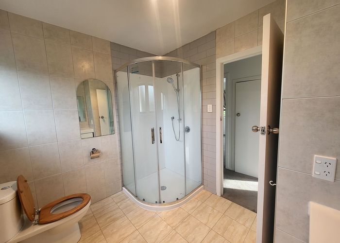  at 18 McLean Avenue, Papatoetoe, Auckland
