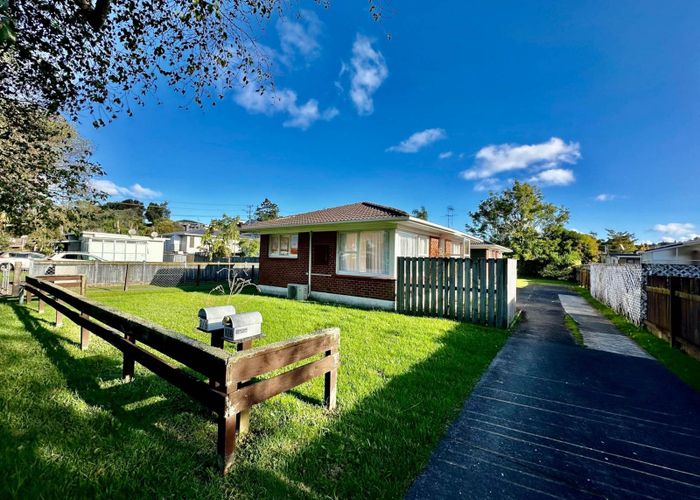  at 1/6 Chartwell Avenue, Glenfield, North Shore City, Auckland