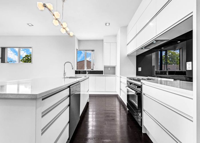  at 11 Barnsley Place, Henderson, Waitakere City, Auckland