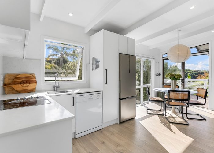  at 2/19 Lake Road, Northcote, North Shore City, Auckland