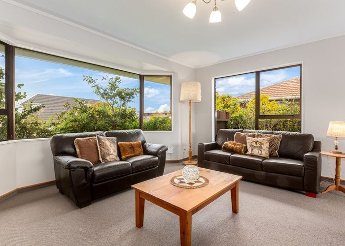  at 33 Satara Crescent, Khandallah, Wellington