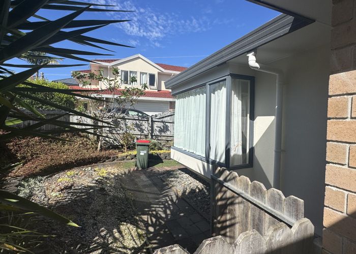  at 4/26 Roanoke Way, Albany, North Shore City, Auckland