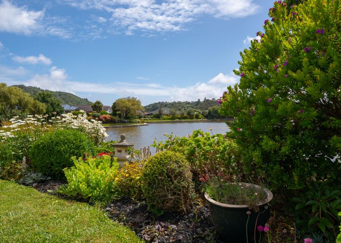  at 4 Lakeside Villas, Whitby, Porirua, Wellington
