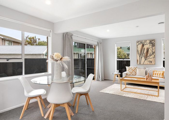  at 2/18 Manuel Place, Bishopdale, Christchurch