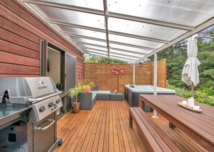  at 1/161 Aviemore Drive, Highland Park, Auckland