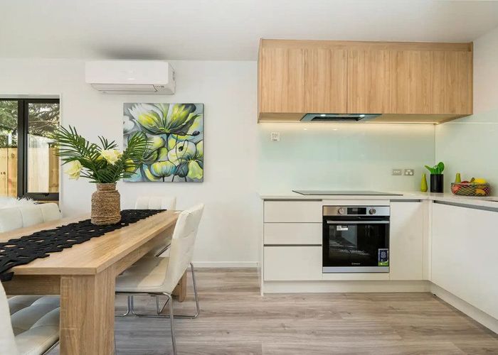  at Te Atatu Peninsula, Waitakere City, Auckland