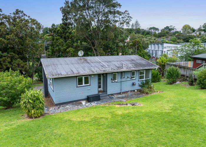  at 16 Blenheim Street, Glenfield, North Shore City, Auckland