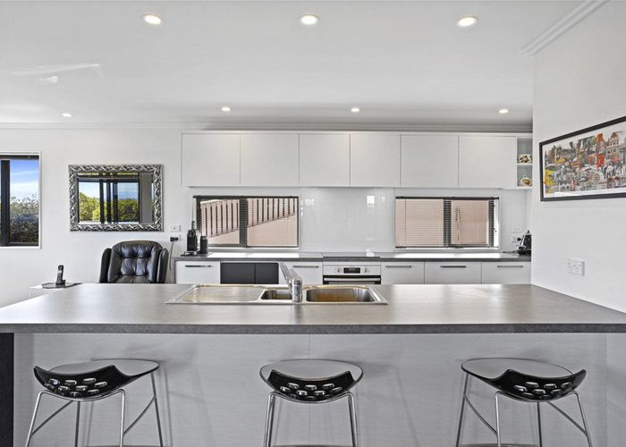  at 11 Hilltop Lane, Mount Pleasant, Christchurch City, Canterbury