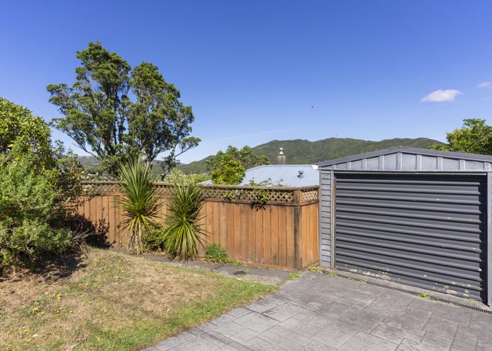  at 17 Montgomery Avenue, Karori, Wellington