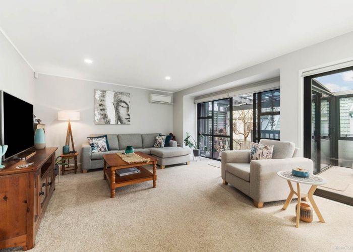  at 106 Seaview Road, Glenfield, North Shore City, Auckland