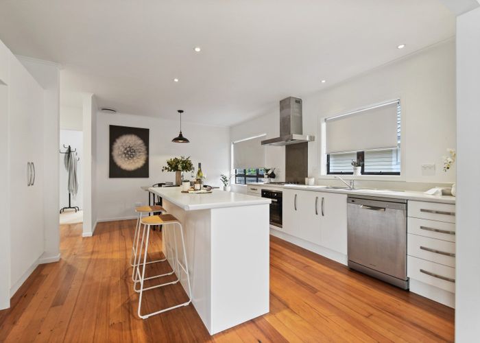  at 10 Naylor Street, Hamilton East, Hamilton