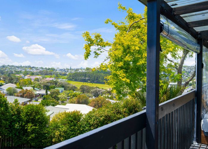  at 2/16 Heathglen Place, Bayview, North Shore City, Auckland
