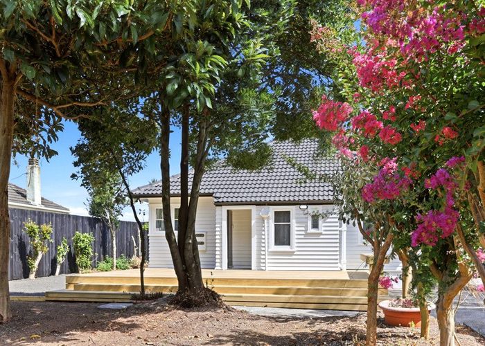  at 21 Vine Street, Mangere East, Manukau City, Auckland