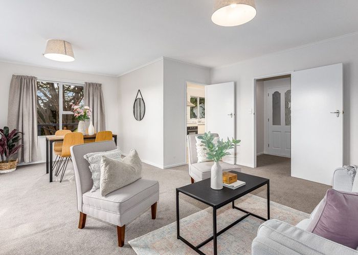  at 214b Waddington Drive, Naenae, Lower Hutt, Wellington
