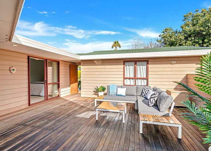  at 8 Princess Maria Place, Massey, Auckland