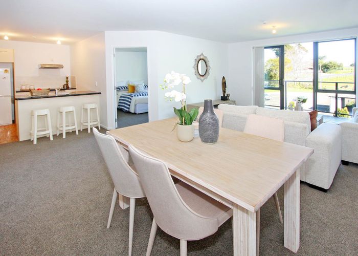  at 51/68 Mountain Road, Mount Wellington, Auckland