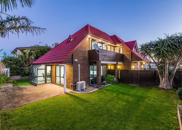  at 2/57 Hoteo Avenue, Papatoetoe, Manukau City, Auckland
