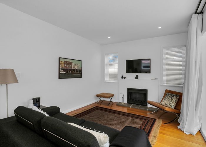  at 39 Alberta Street, Point Chevalier, Auckland