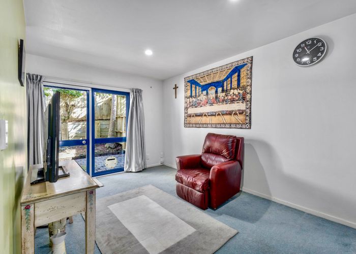  at 4/71 Fernhill Way, Oteha, North Shore City, Auckland