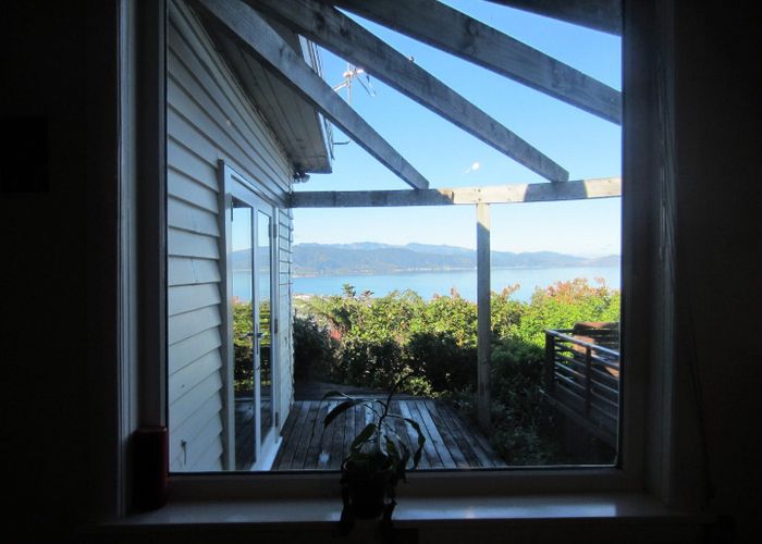  at 49 London Road, Korokoro, Lower Hutt, Wellington