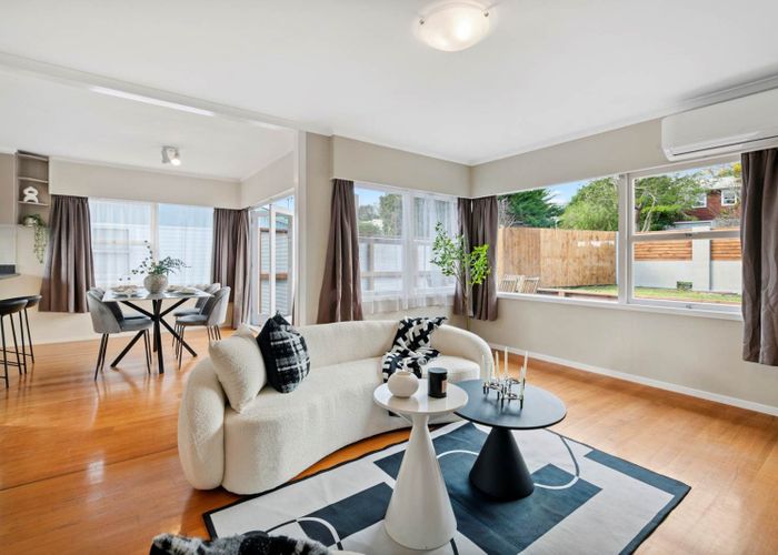  at 4 Madison Place, Forrest Hill, North Shore City, Auckland