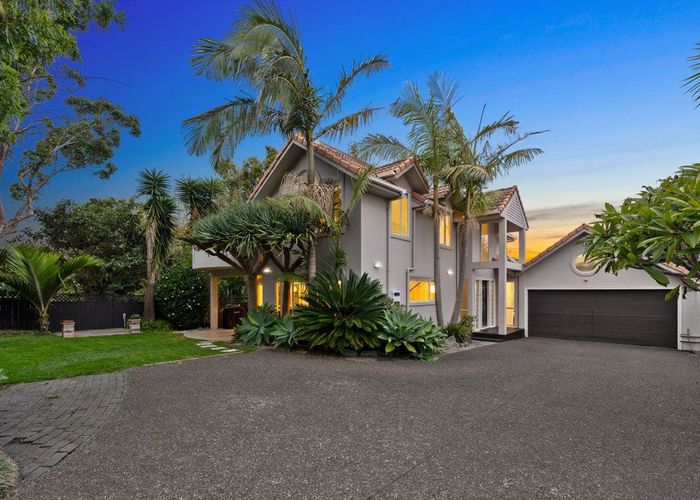  at 2/12 Wolsley Avenue, Milford, Auckland