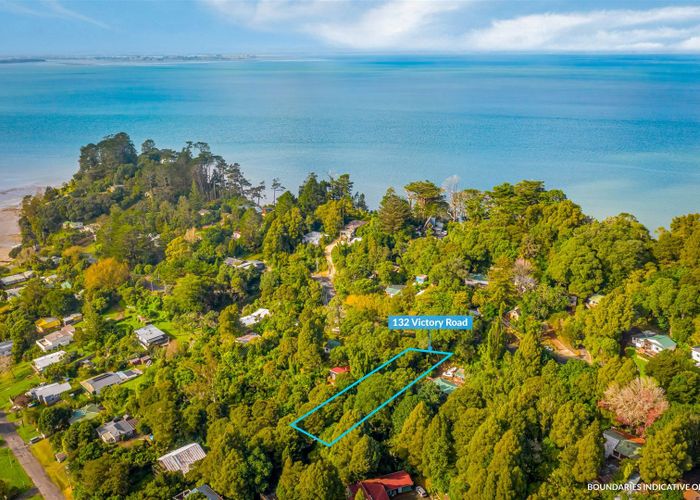  at 132 Victory Road, Laingholm, Auckland