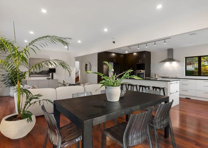  at 13 Knightsbridge Drive, Forrest Hill, North Shore City, Auckland