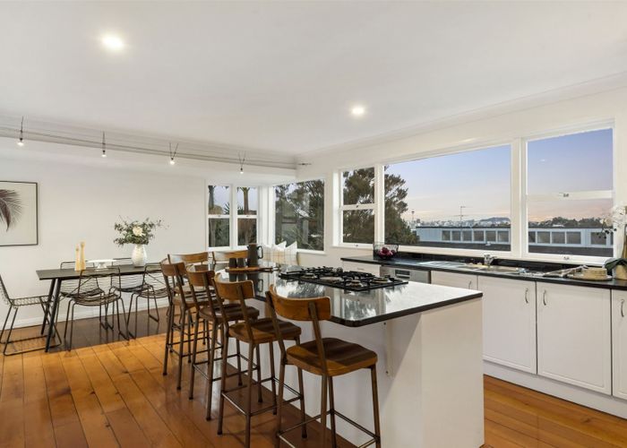  at 1/14 Wernham Place, Northcote, Auckland